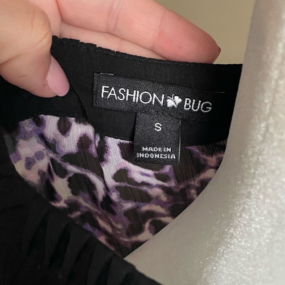 Purple Sheer Leopard V-Neck Blouse - 3/4 Sleeves - Picture 6 of 6